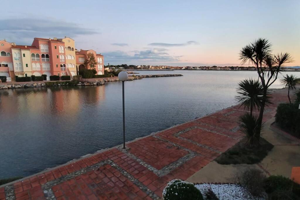 Bel Appartement Vue Sur Le Lac Marin Avec Piscine Le Barcarès Exteriör bild